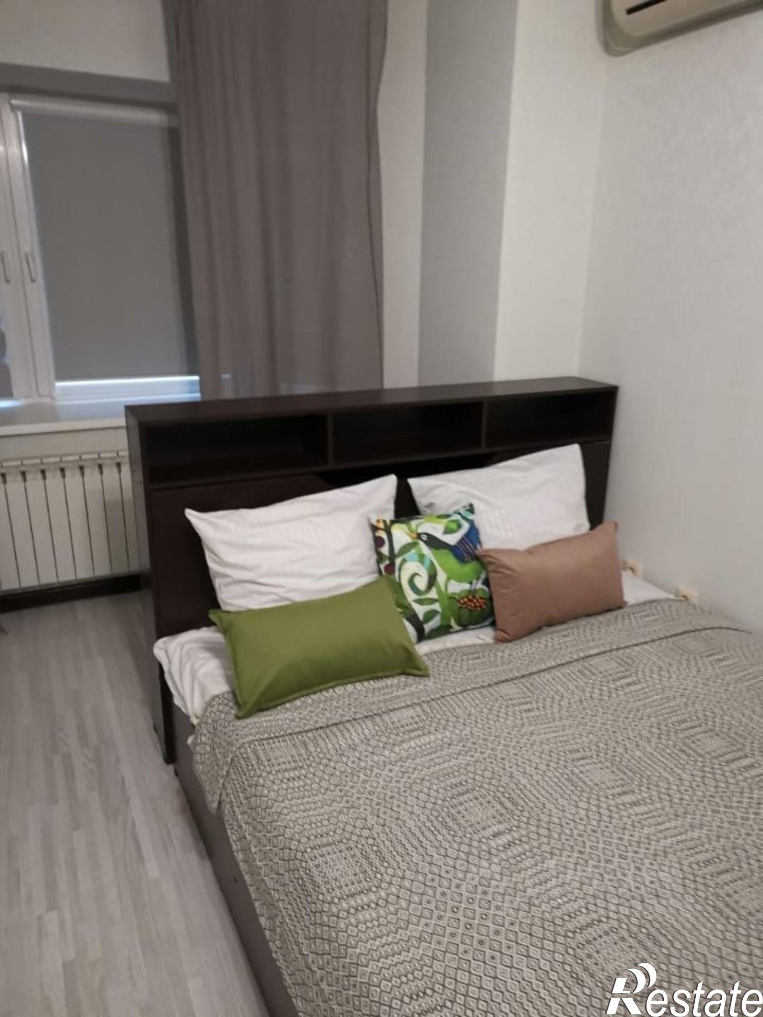 Сдать квартиру за 36 000 рублей на Астрахань, улица Менжинского, 6