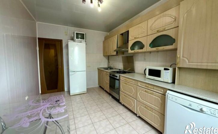 3-комн квартира Астрахань, улица Космонавтов, 18к2