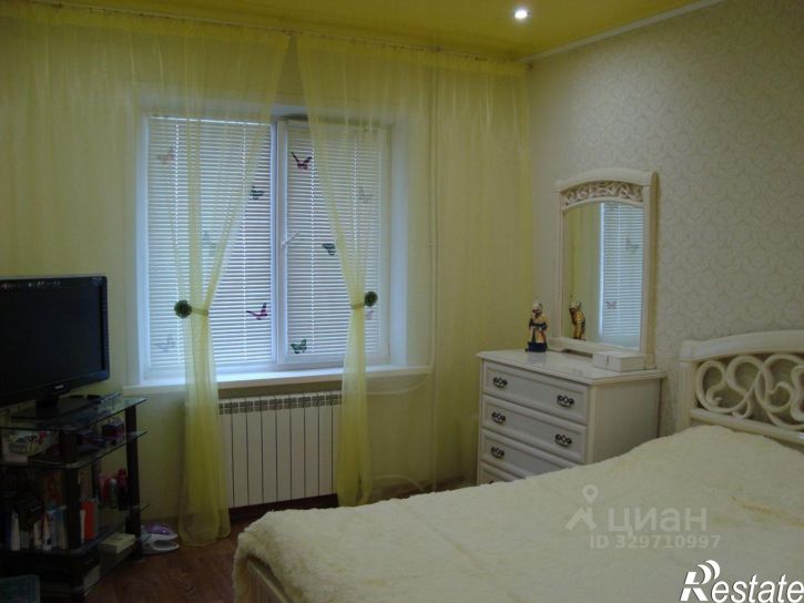 3-комн квартира Астрахань, Украинская улица, 21