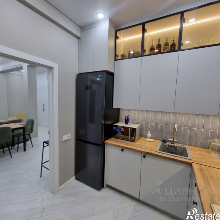 3-комн квартира Астрахань, площадь Шаумяна, 3