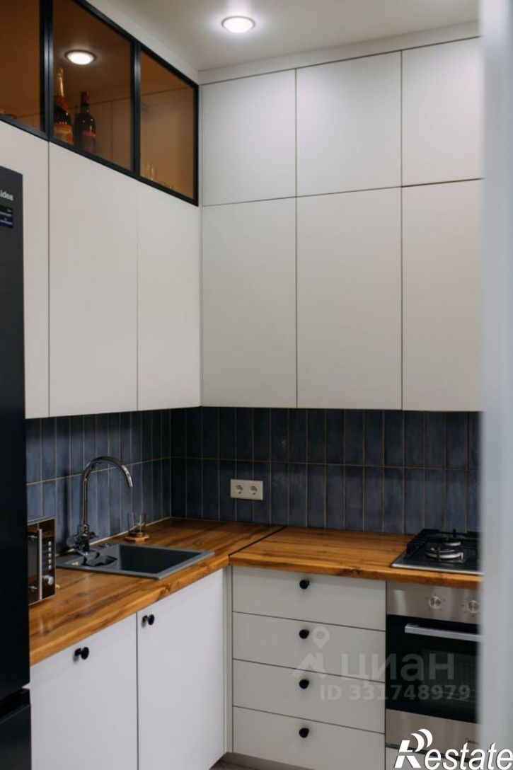 3-комн квартира Астрахань, площадь Шаумяна, 3