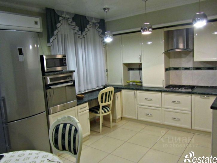 3-комн квартира Астрахань, улица Шаумяна, 9