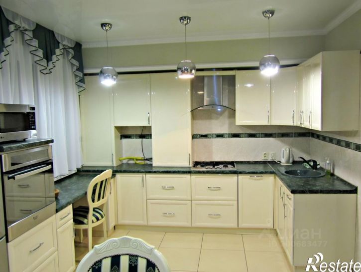 3-комн квартира Астрахань, улица Шаумяна, 9