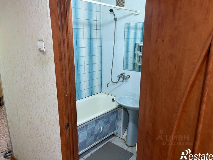 2-комн квартира Астрахань, улица Александрова, 5А
