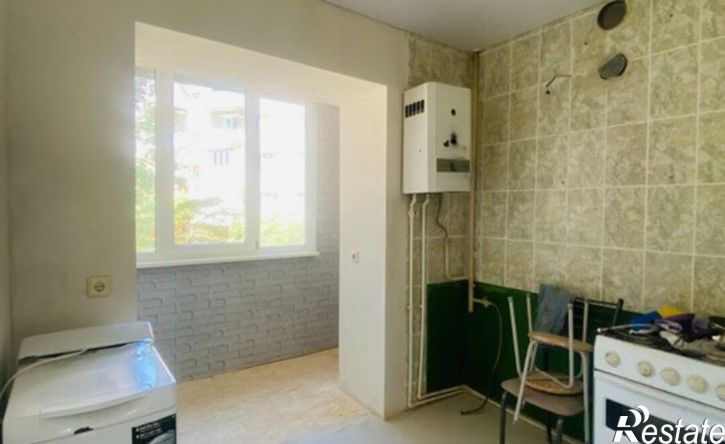 3-комн квартира Астрахань, улица Безжонова, 2