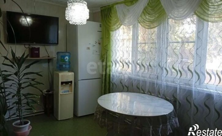 3-комн квартира Астрахань, улица Набережная 1 Мая, 37