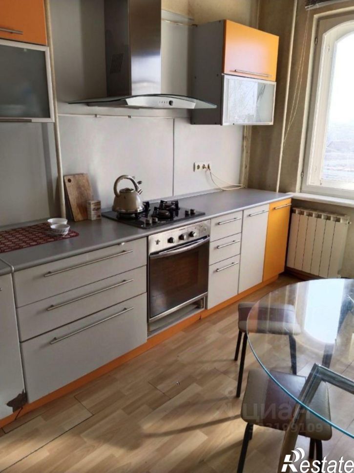 3-комн квартира Астрахань, улица Генерала Герасименко, 2