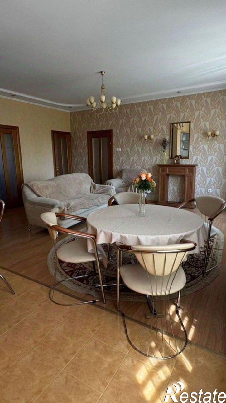 4-комн квартира Астрахань, улица Чалабяна, 7
